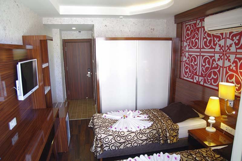 Bayar Garden Beach Hotel Аланя Екстериор снимка